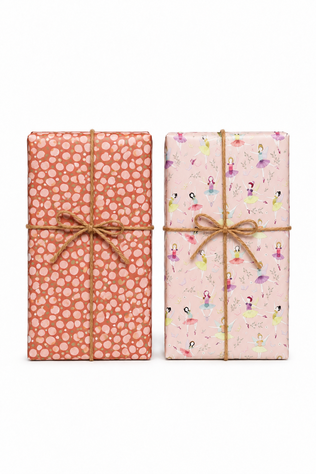 Rollo de papel de regalo Viena: dos regalos envueltos, uno con cada cara, puntos y bailarinas