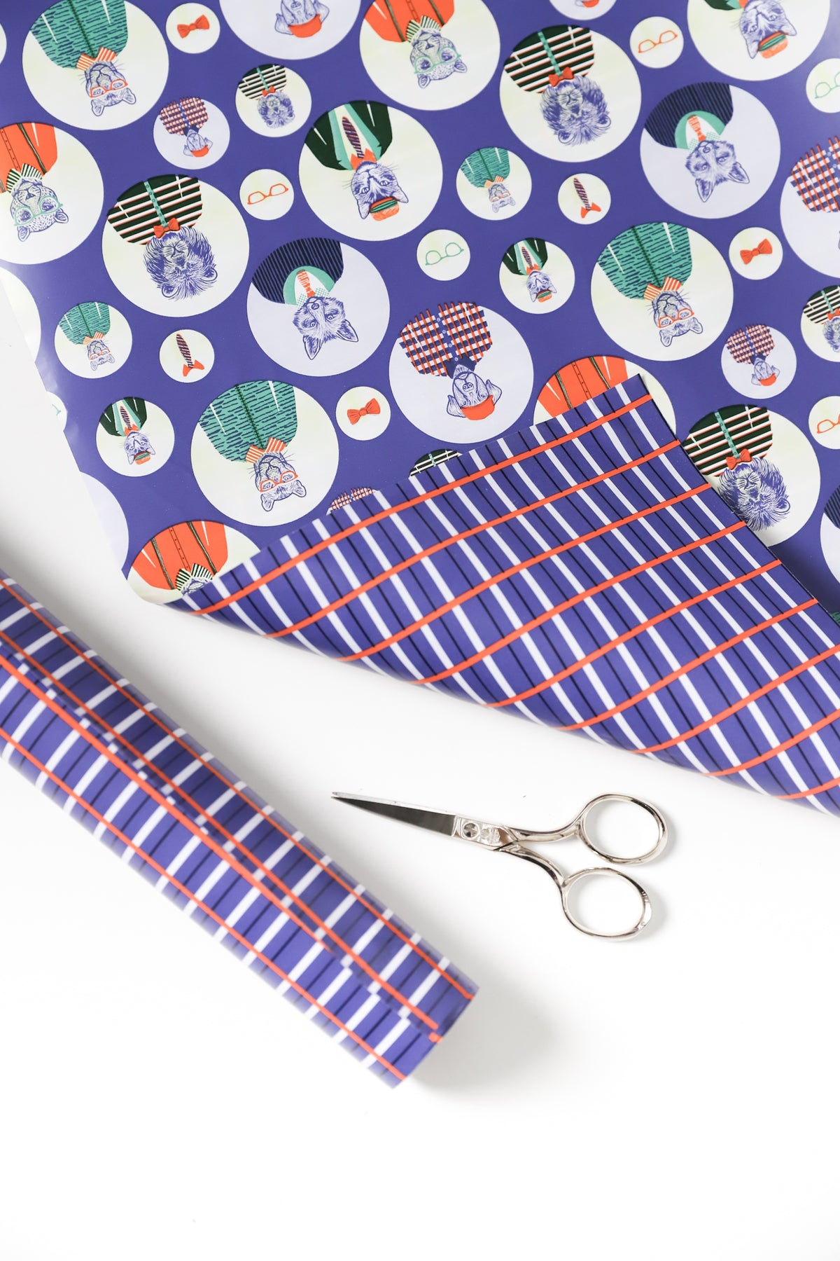 Kit 4 Rollos: el rollo Oxford abierto muestra sus dos caras, animales con estilo y cuadros